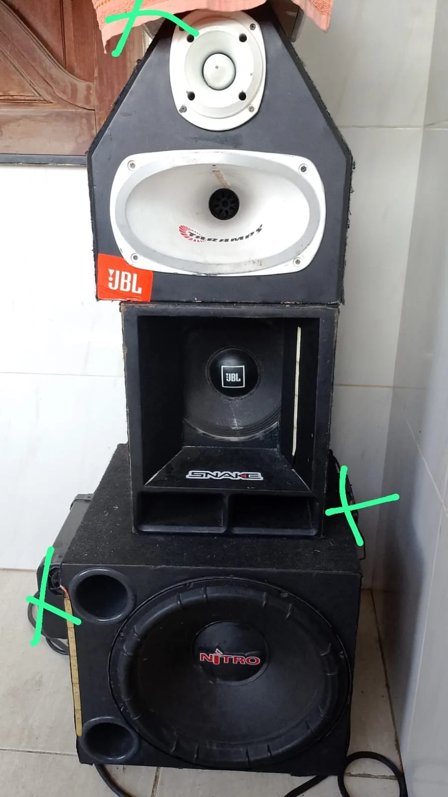 Foto 1 de Caixa de som com grave, médio, corneta e tweeter à venda