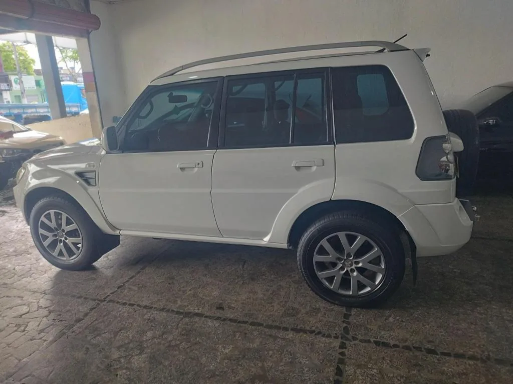 Foto 1 de Mitsubishi Pajero TR4 2.0 16V Flex Automático 2013