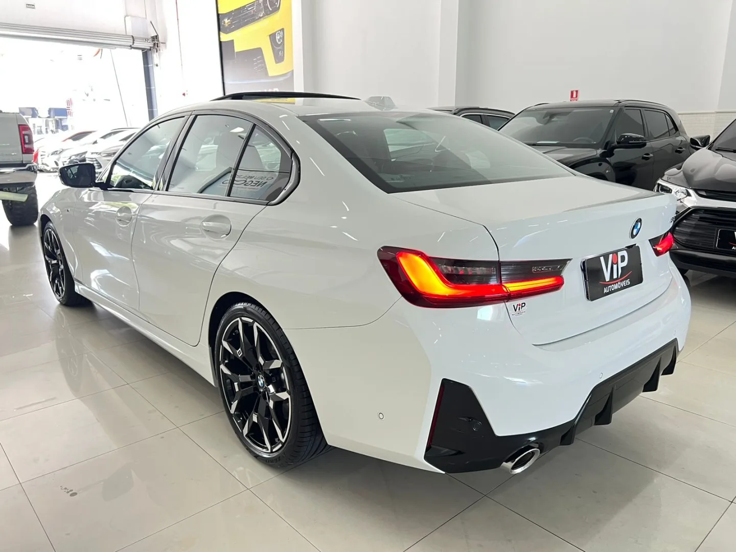 Foto 1 de BMW 320i 2.0 M Sport Automático 2025/2026